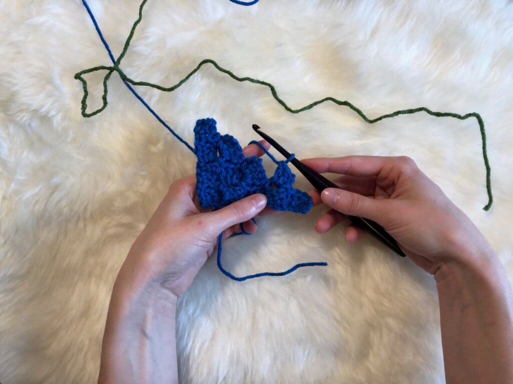 How to Corner to Corner Crochet: Managing Yarns