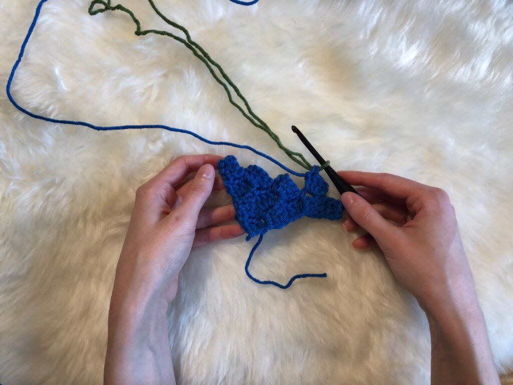 How to Corner to Corner Crochet: Managing Yarns